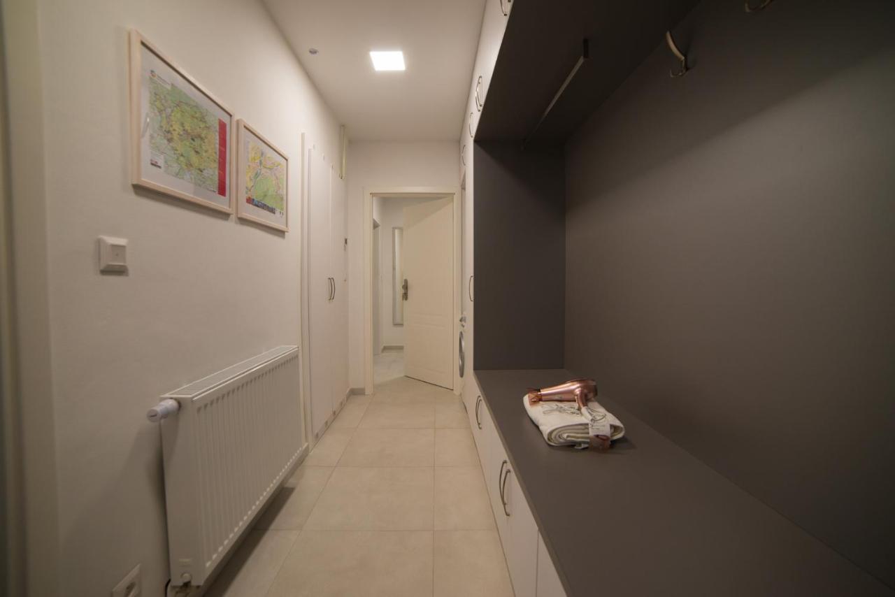 Top Class Apartments In Carlsbad 卡罗维发利 外观 照片