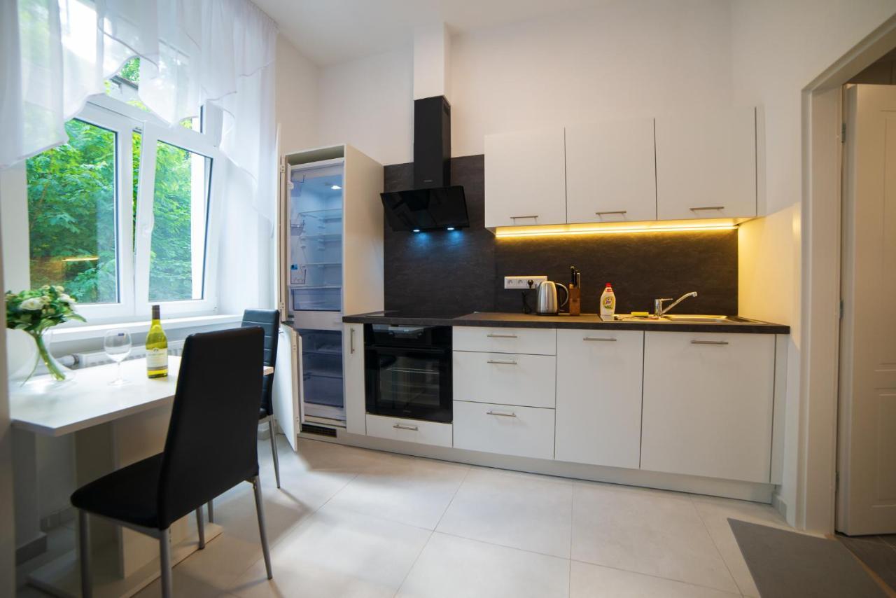 Top Class Apartments In Carlsbad 卡罗维发利 外观 照片
