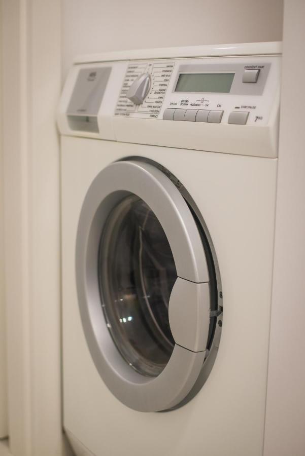Top Class Apartments In Carlsbad 卡罗维发利 外观 照片