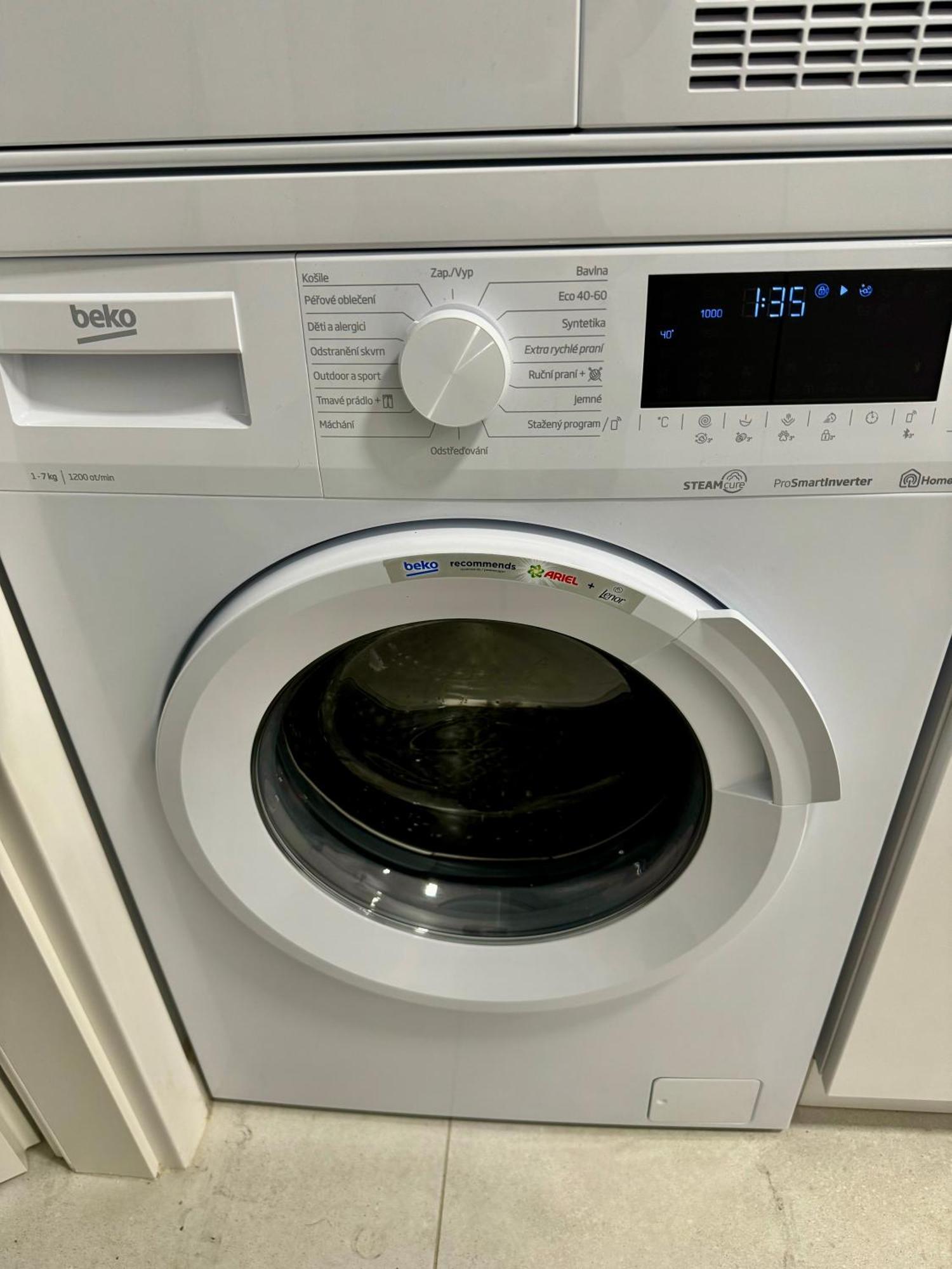 Top Class Apartments In Carlsbad 卡罗维发利 外观 照片