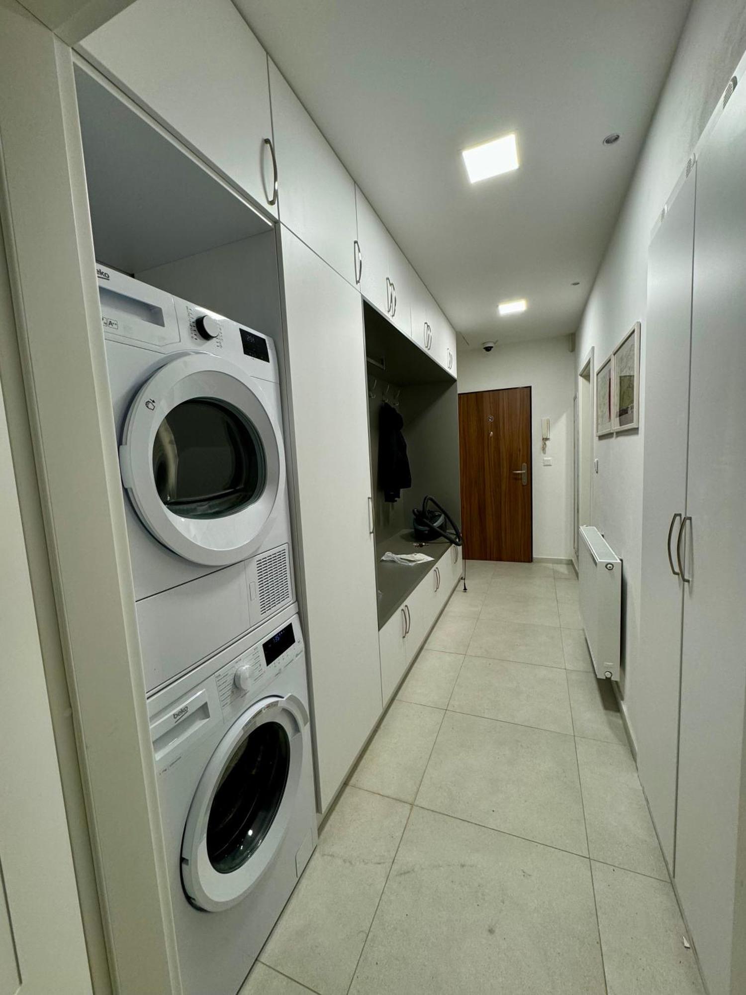 Top Class Apartments In Carlsbad 卡罗维发利 外观 照片