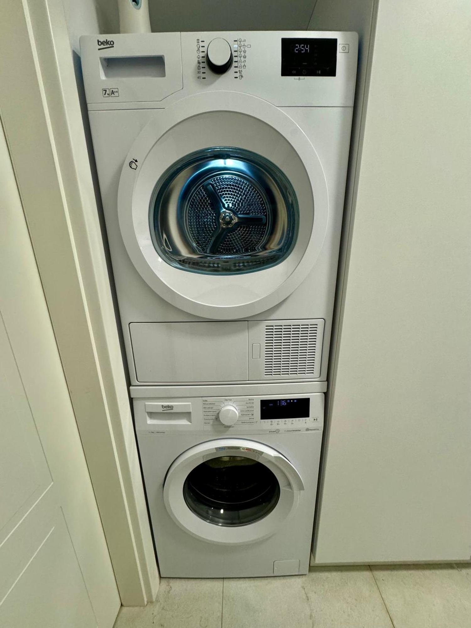 Top Class Apartments In Carlsbad 卡罗维发利 外观 照片